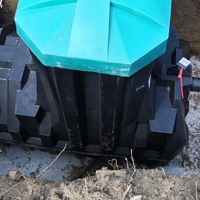 Подключение трубопровода к септику