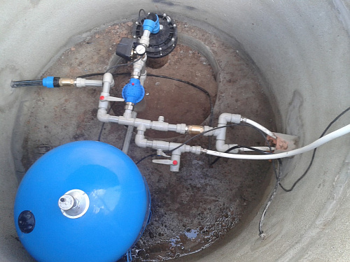 Кессон для скважины бетонный с установкой